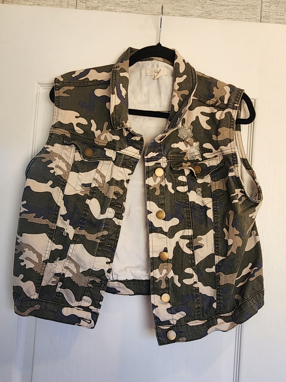 easel Camo Denim Vest in Green and Tan L Euc